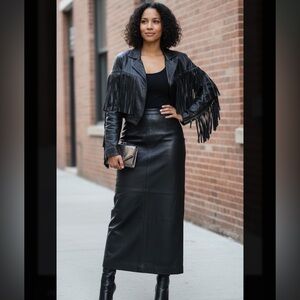 Varí Zioni New York Milán Black Leather Jacket And Skirt Set.